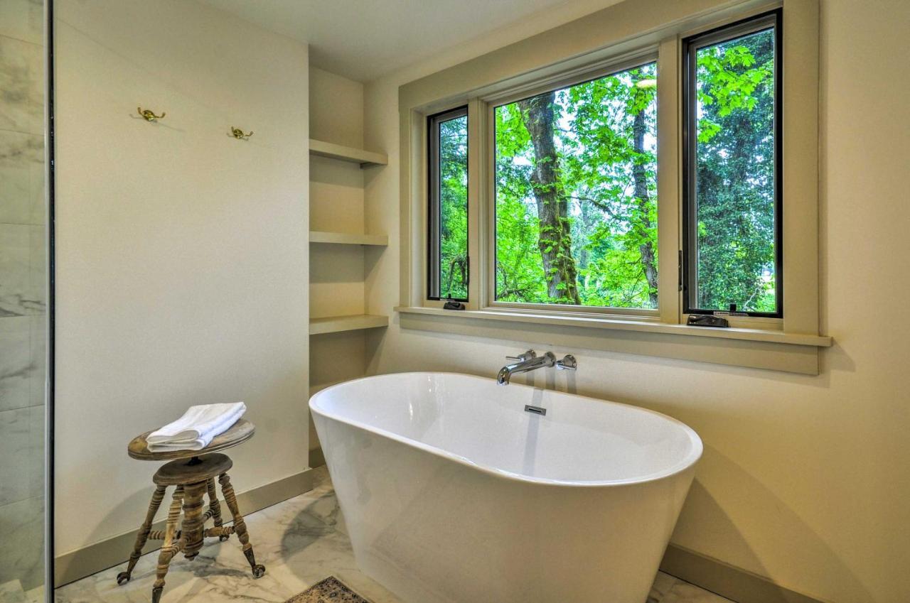 Peaceful And Elegant Cottage With Riverside View Oregon City Kültér fotó